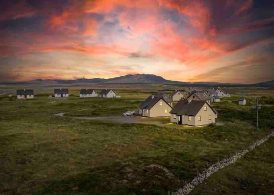 Pink Cottage Ballyconneely Kültér fotó